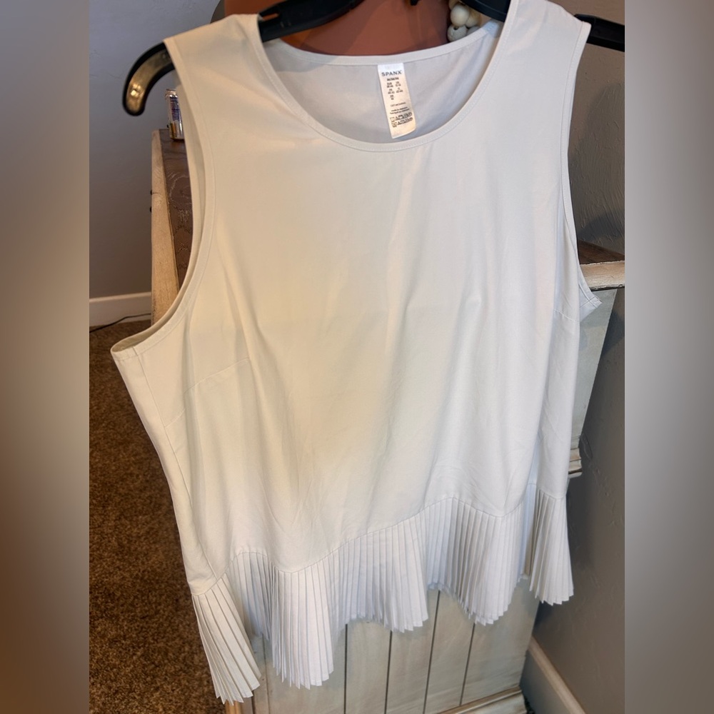 SPANX White Yes, Pleats Hem Tank Top